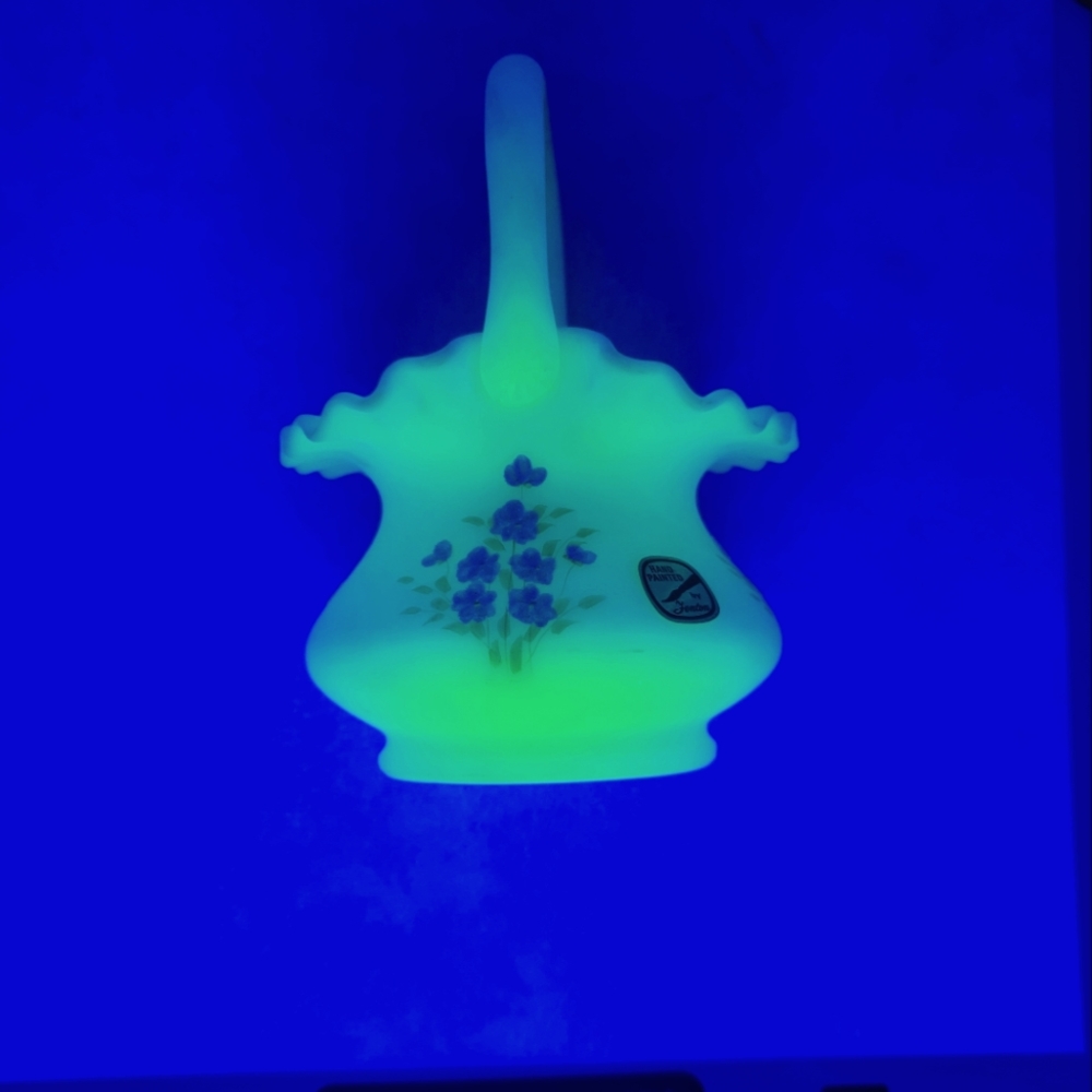 Vintage Custard Fenton Glass ruffle edge basket URANIUM GLASS. GLOWS